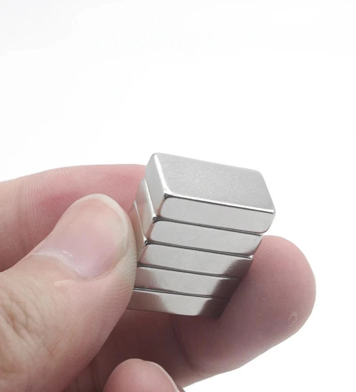 50 Adet 20x10x5 mm Neodyum Magnet N35 Güçlü Mıknatıs Köşeli ve Dayanıklı Nikel Kaplama ( Lisinya )