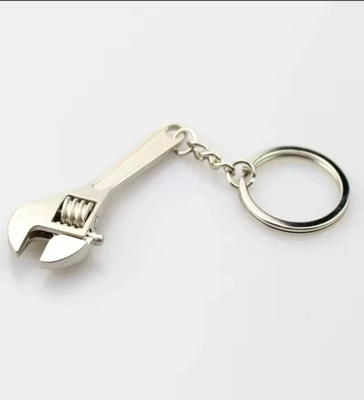 Fonksiyonel İngiliz Anahtarı Şeklinde Anahtarlık - Lisinya