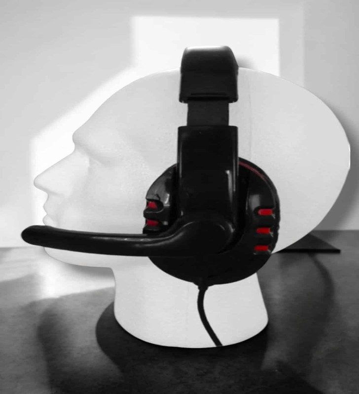 Yüksek Ses Kalitesi ve Aktif Gürültü Engelleme Özellikli Kablolu Mikrofonlu Kulaklık - Lisinya