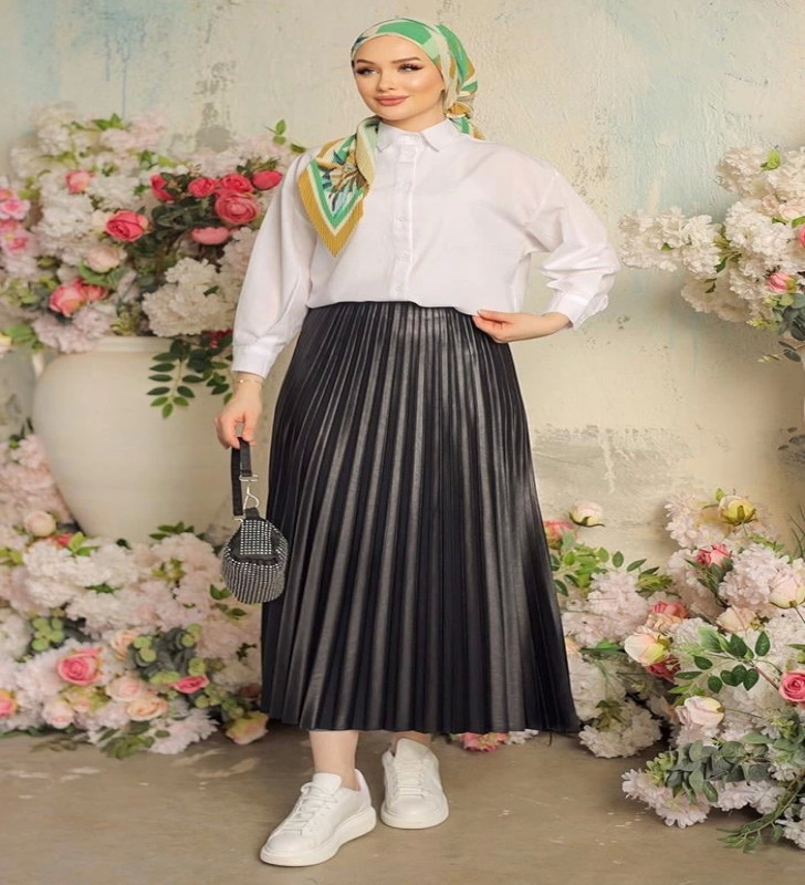 Zarif ve Modern Pileli Parlak Krep Gizli Lastikli Siyah Etek ( Lisinya )