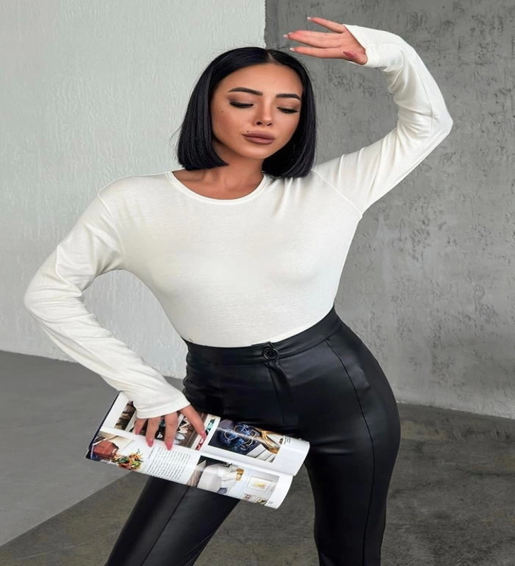 Rahat Ve Şık Uzun Kollu Bisiklet Yaka Likralı Viskon Penye Body Ekru ( Lisinya )