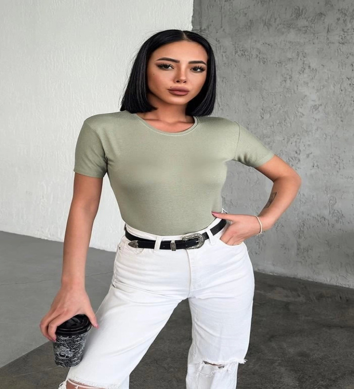 Rahat Ve Şık Kısa Kollu Bisiklet Yaka Likralı Viskon Penye Body Haki ( Lisinya )