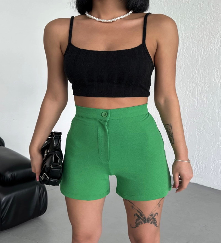 Tarz ve Rahatlığı Bir Arada Sunan Yüksek Bel Esnek Likralı Krep Şort Yeşil ( Lisinya )