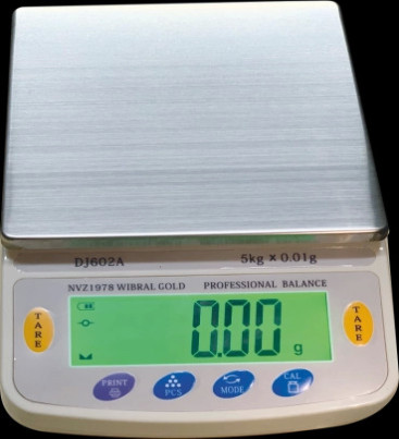 Diamond Dijital Göstergeli Profesyonel Hassas Terazi Nvz-1978 (5 Kg-0.01)